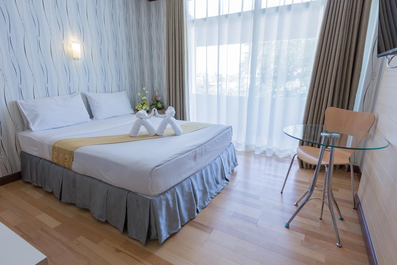 Korat Hotel - Sha Plus Nakhonratchasima Стая снимка