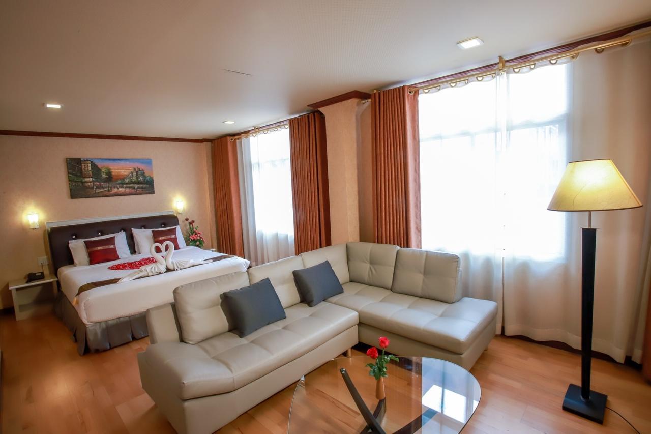 Korat Hotel - Sha Plus Nakhonratchasima Екстериор снимка