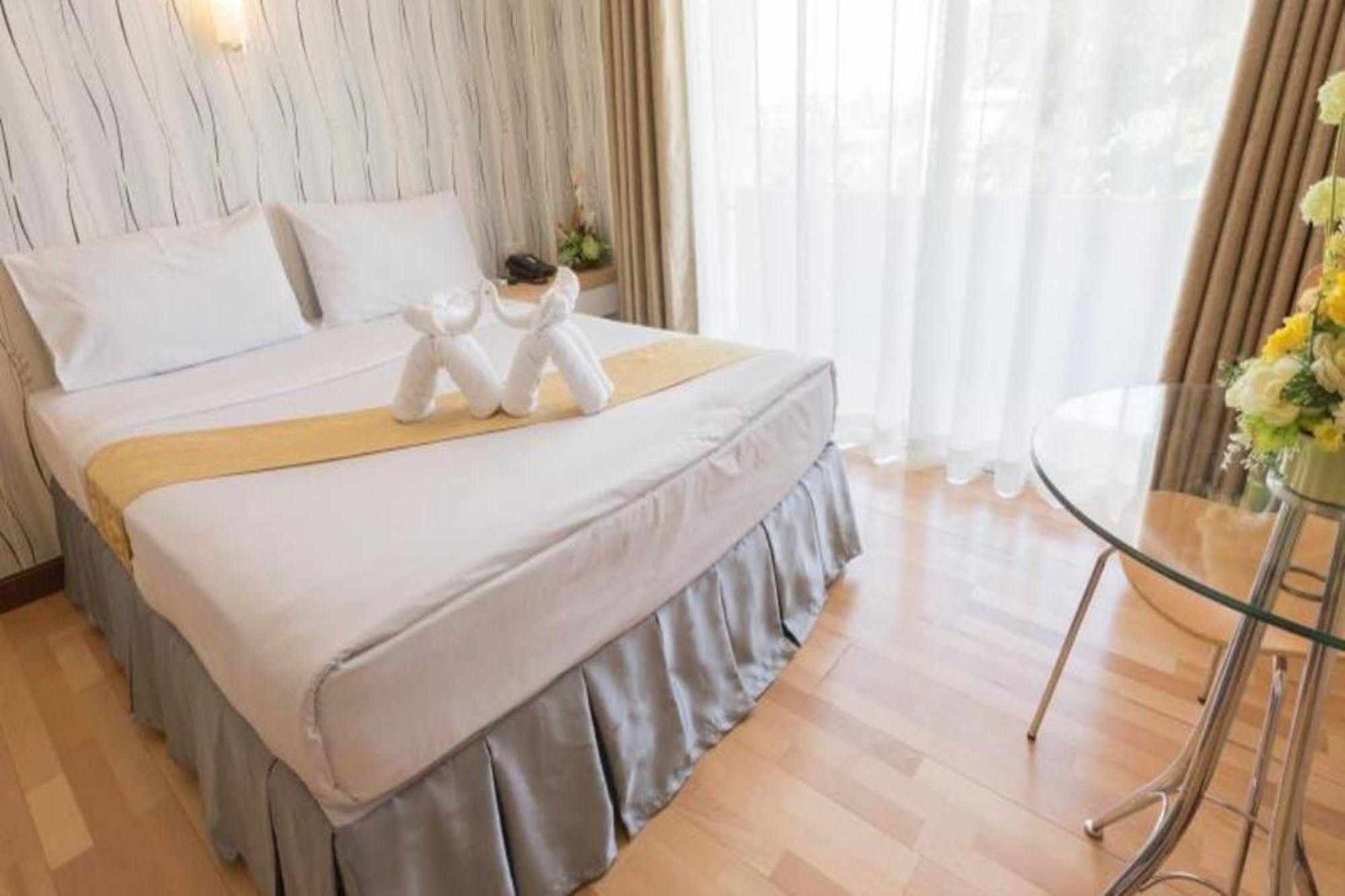 Korat Hotel - Sha Plus Nakhonratchasima Екстериор снимка