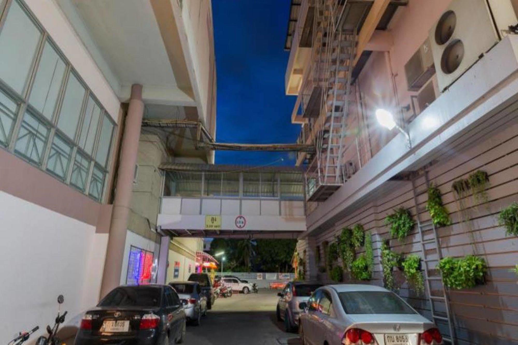 Korat Hotel - Sha Plus Nakhonratchasima Екстериор снимка